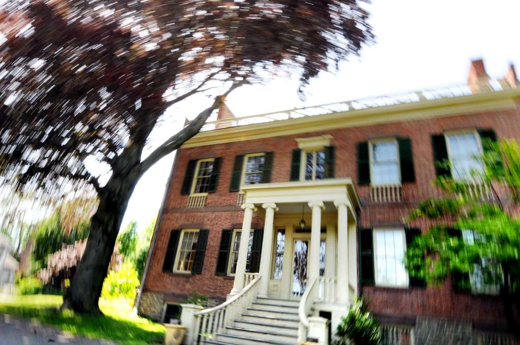 Are ghosts deal-breakers for house hunting?